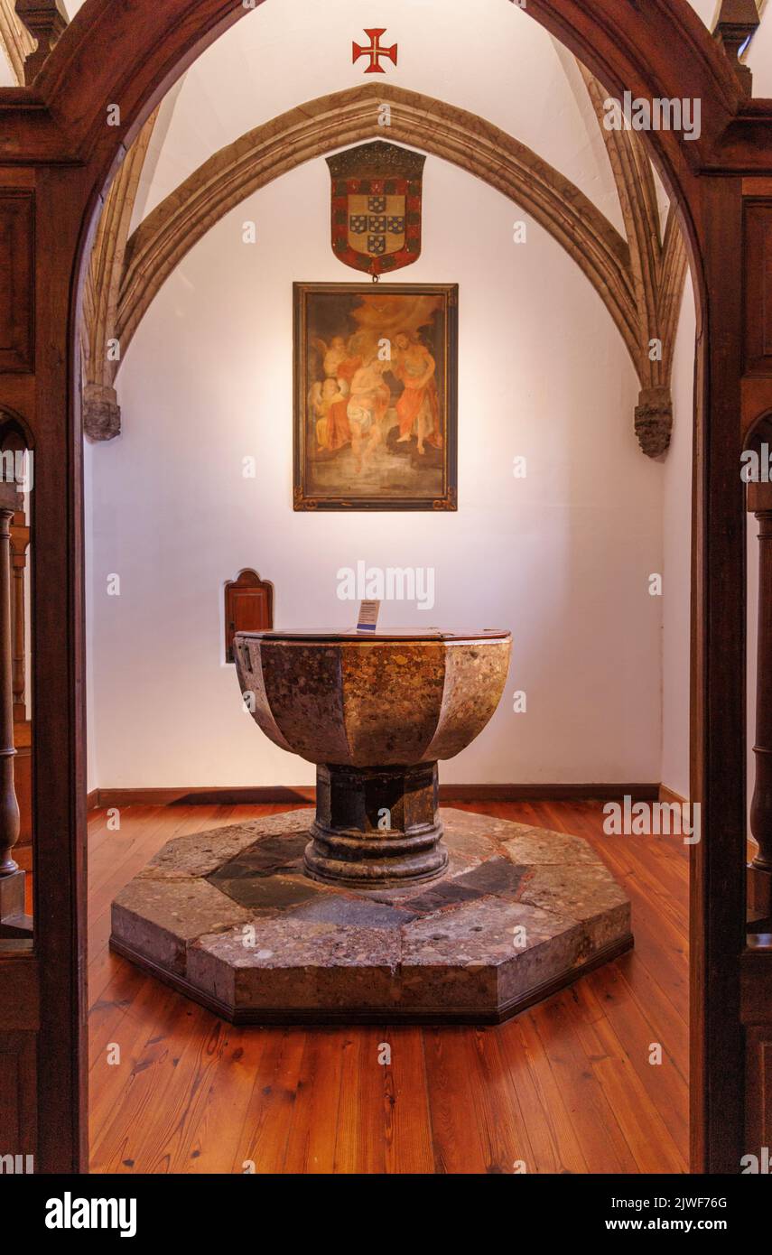 Capilla de pila bautismal en la Catedral de Nuestra Señora de la Asunción, Funchal, Madeira, Portugal Foto de stock