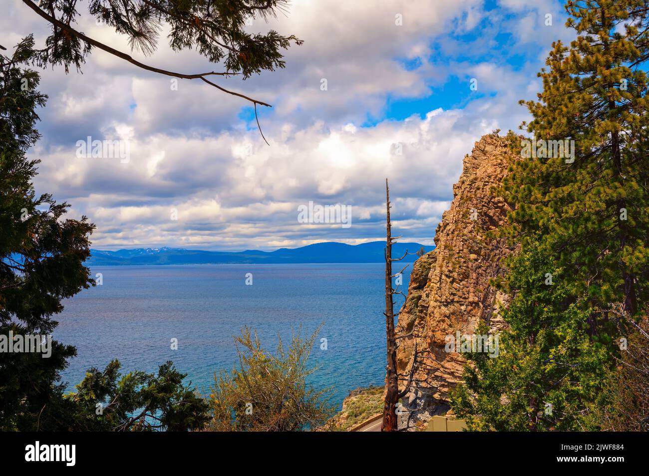 Cave Rock en Lake Tahoe, Nevada Foto de stock