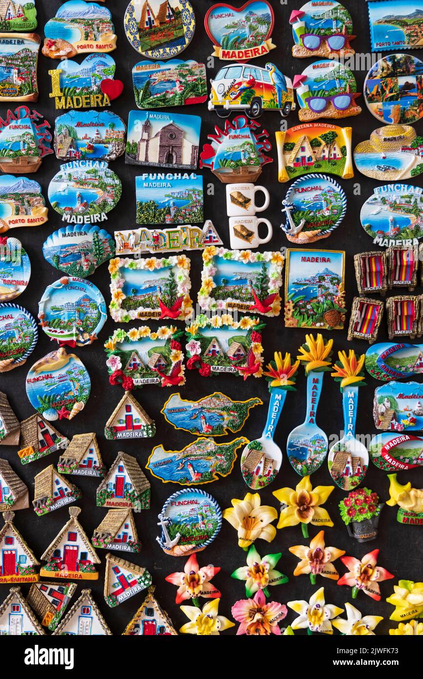 Tienda de souvenirs en Avenida Arriaga, Funchal, Madeira, Portugal Foto de stock