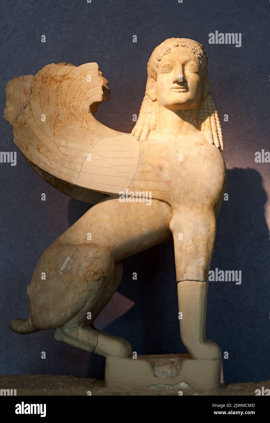 Escultura de Sphynx en el sitio de Kerameikos, Atenas, Grecia. Foto de stock