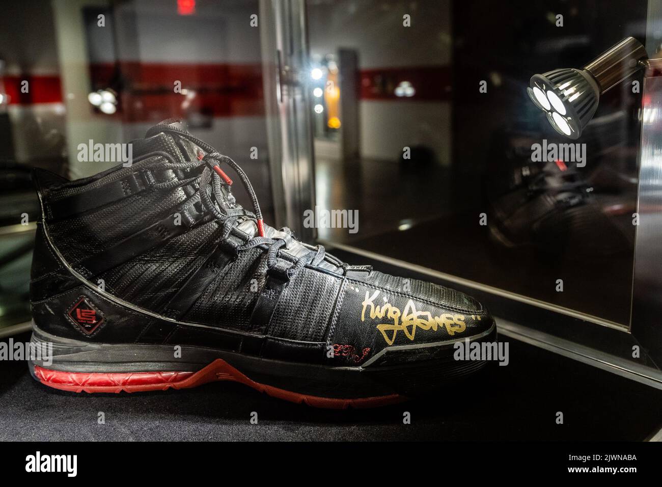 Nike zoom lebron fotografías e imágenes de alta resolución - Alamy