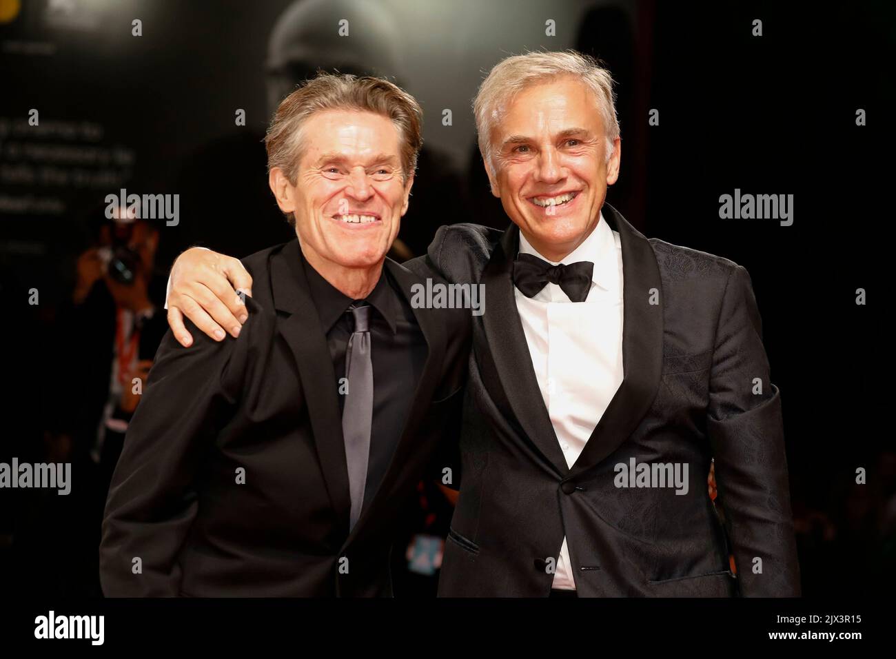 Willem Dafoe y Christoph Waltz asisten al estreno de 'Dead for A Dollar