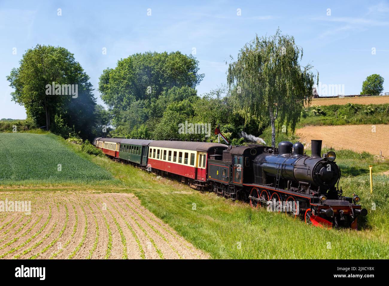 Tren de vapor Miljoenlijn Museo de locomotoras Ferrocarril cerca de Wijlre en los Países Bajos Foto de stock