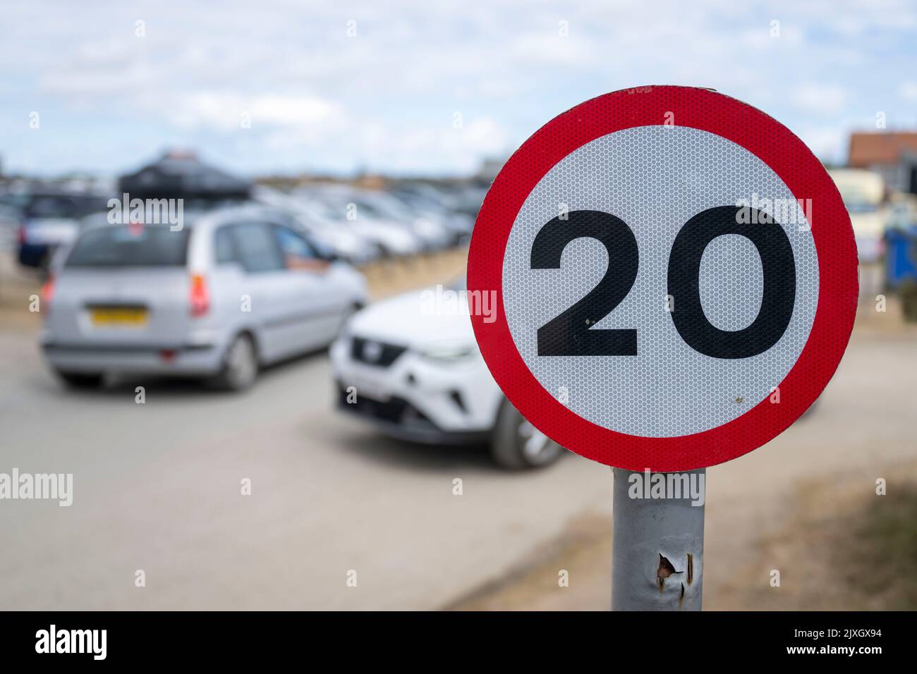 Una señal de carretera 20mph en Southwold, Inglaterra, Reino Unido. Foto de stock