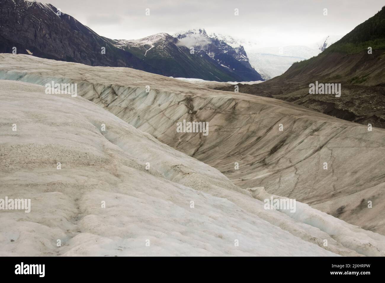 Caminar sobre hielo en el glaciar Kennicott, Alaska Foto de stock
