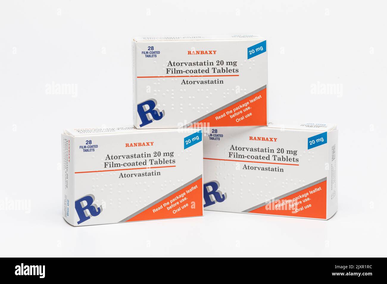 Tres cajas de comprimidos de 20 mg de Atorvasatina Foto de stock