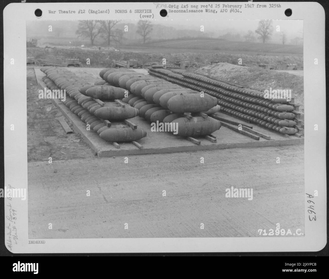 Bomb Dump del Grupo Bomb 379th en una Base de la Fuerza Aérea 8th en