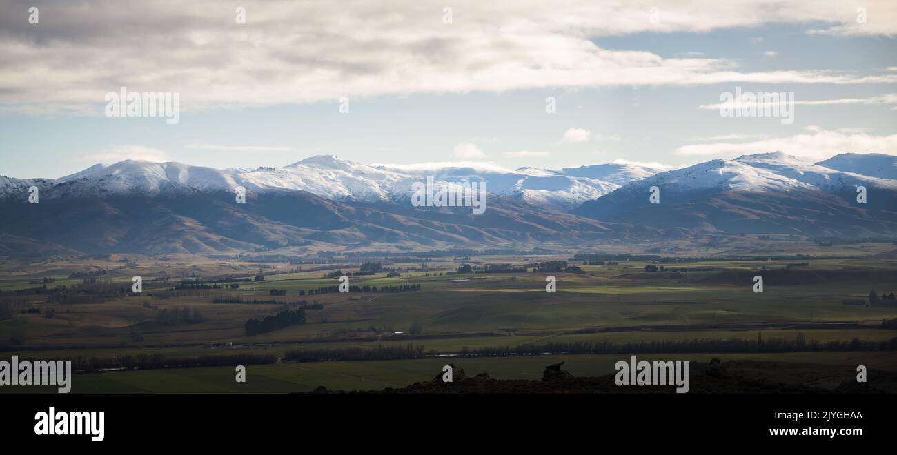 Panorama paisaje de Maniotot en invierno, Otago Central. Foto de stock