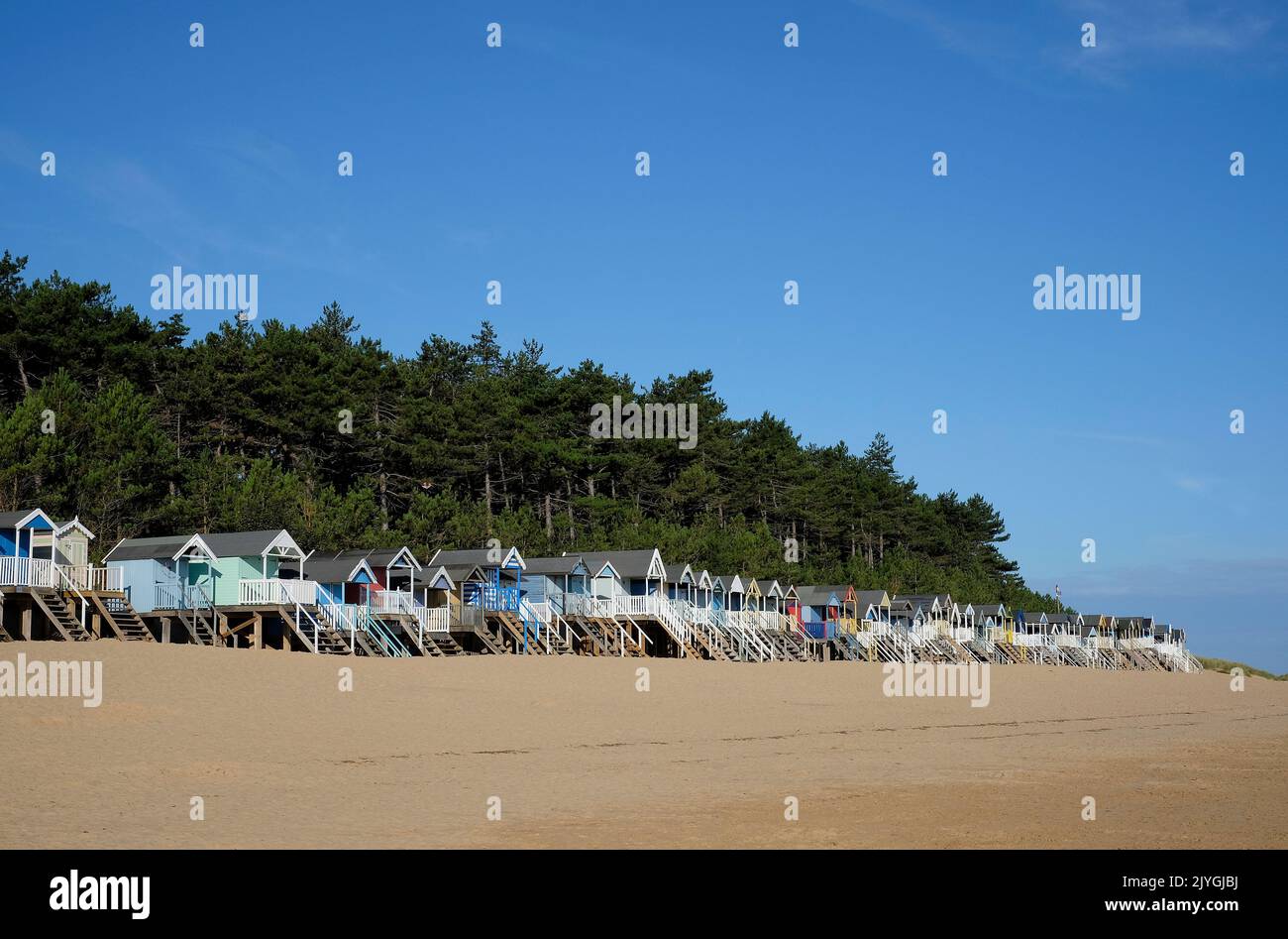 coloridas cabañas de playa en wells-junto al mar, al norte de norfolk, inglaterra Foto de stock