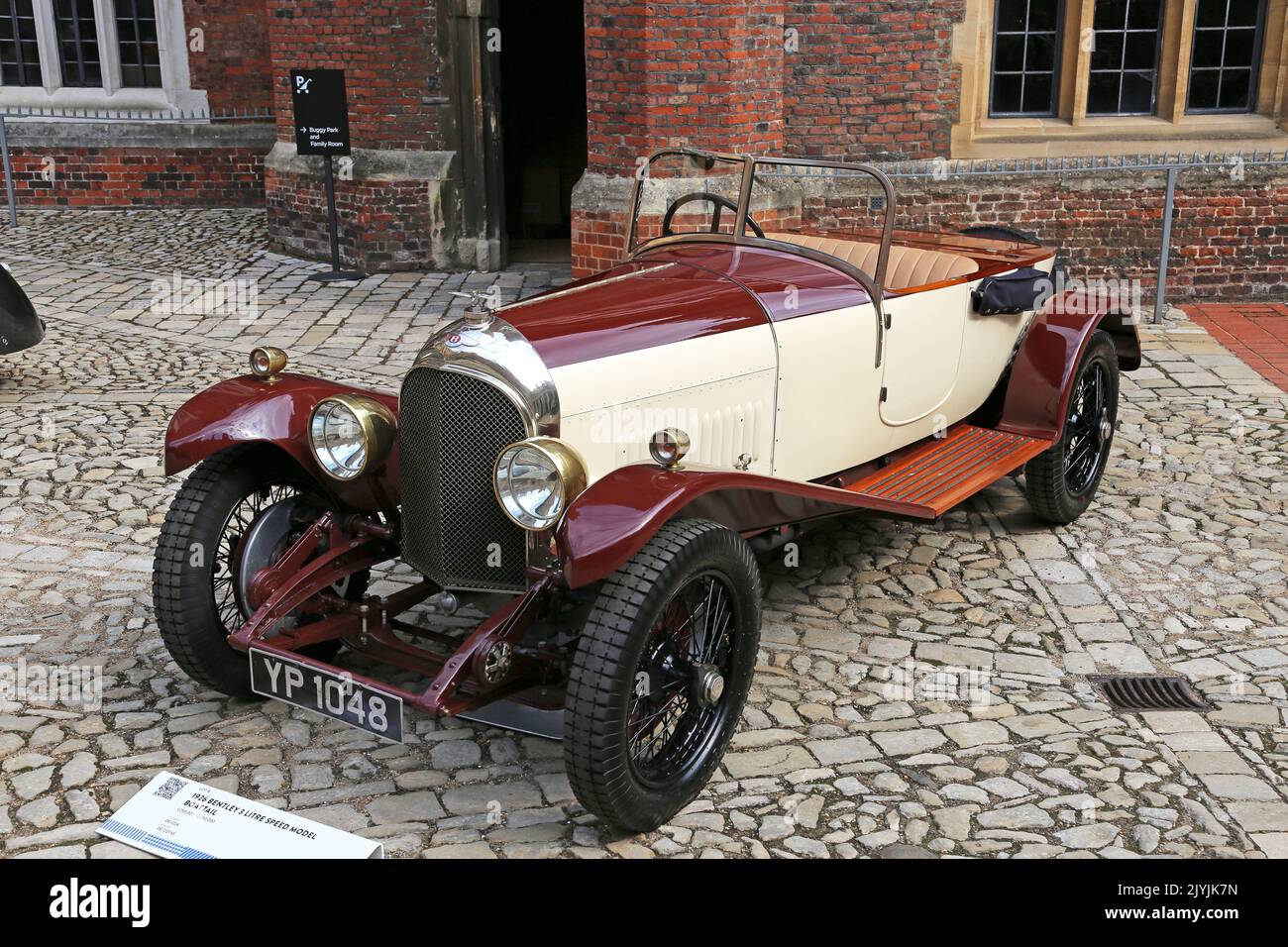 Bentley Speed Model Boattail (1926) de 3 litros se vende por 292.500 libras. Subasta de coches clásicos de Gooding, 3 de septiembre de 2022. Hampton Court Palace, Londres, Reino Unido, Europa Foto de stock