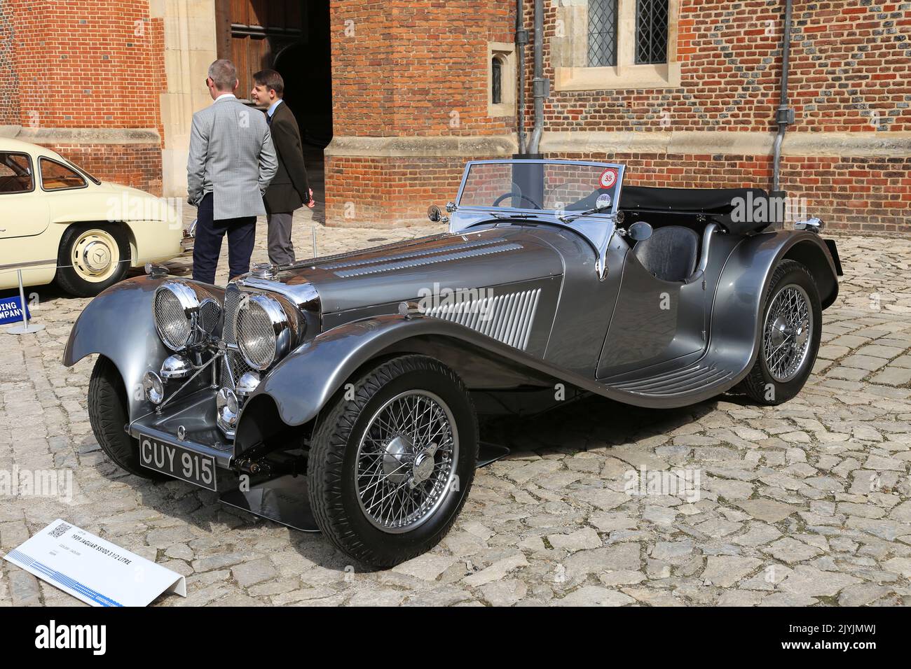 Jaguar de SS100 3,5 litros (1939 CV) vendido por 281.250 libras esterlinas. Subasta de coches clásicos de Gooding, 3 de septiembre de 2022. Hampton Court Palace, Londres, Reino Unido, Europa Foto de stock