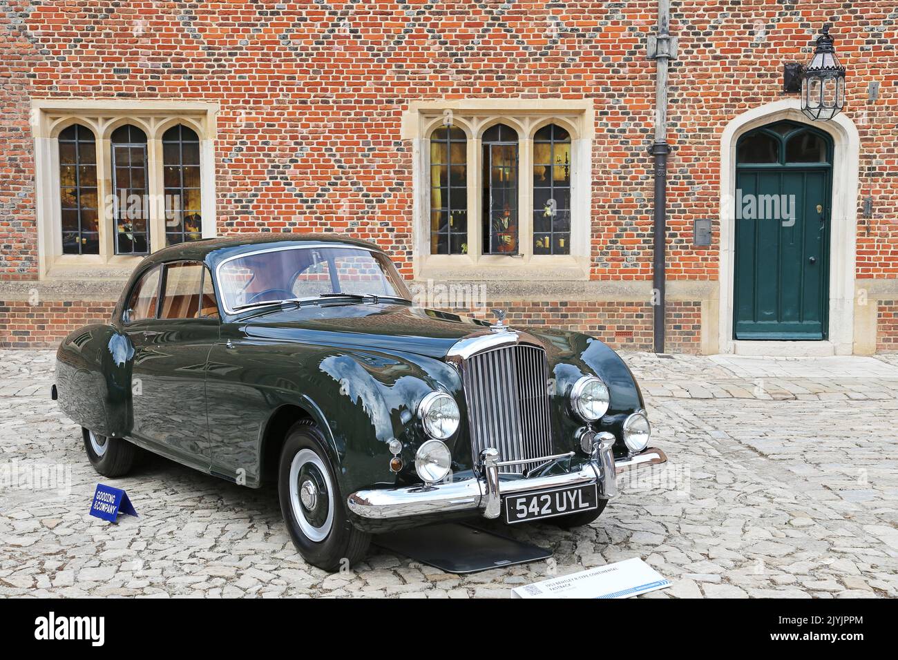 Bentley R-Type Continental Fastback (1953) se vendió por 641.250 libras esterlinas. Subasta de coches clásicos de Gooding, 3 de septiembre de 2022. Hampton Court Palace, Londres, Reino Unido, Europa Foto de stock