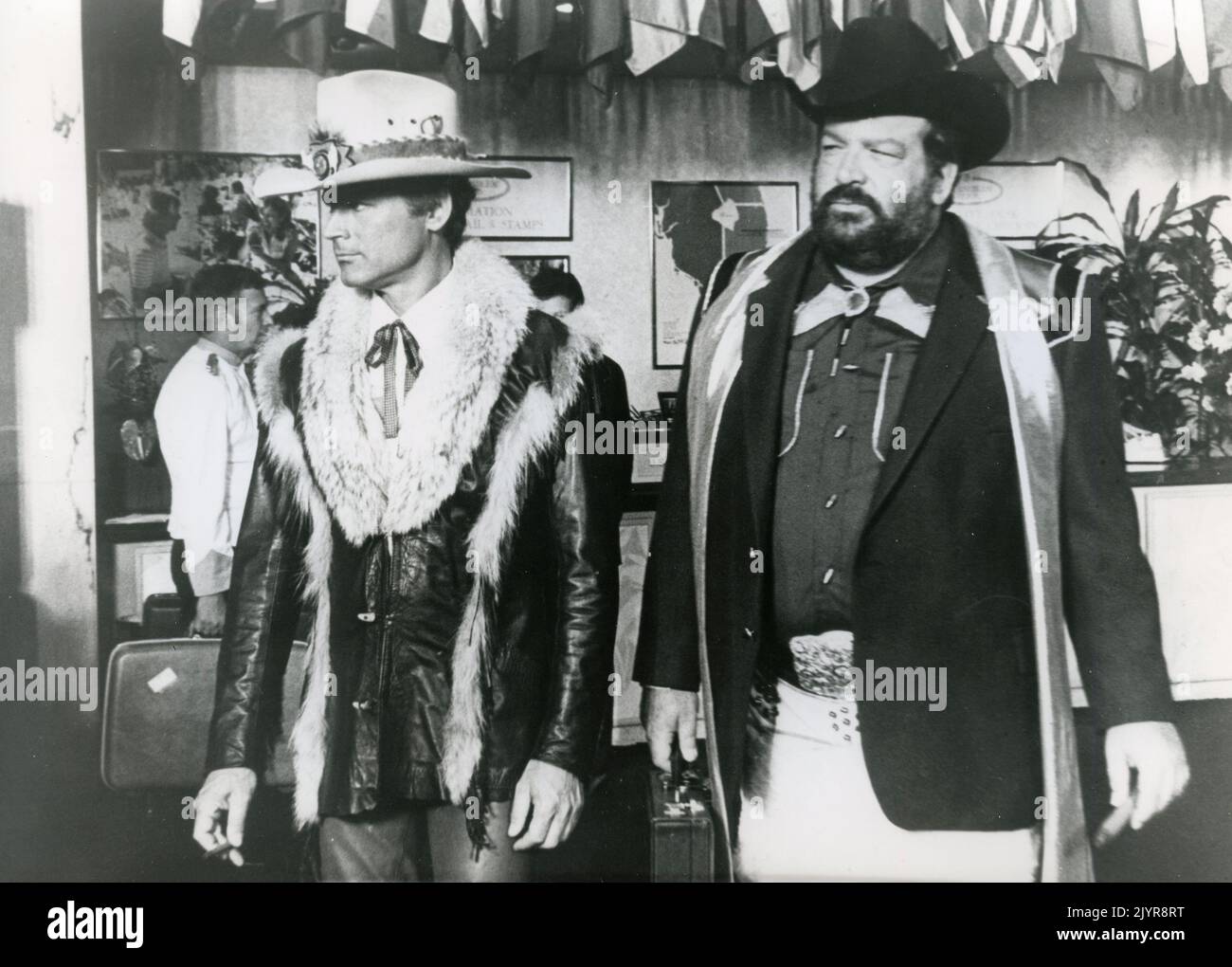 Los actores italianos Terence Hill y Bud Spencer en la película Go For It (Nati con la camicia), Italia 1983 Foto de stock