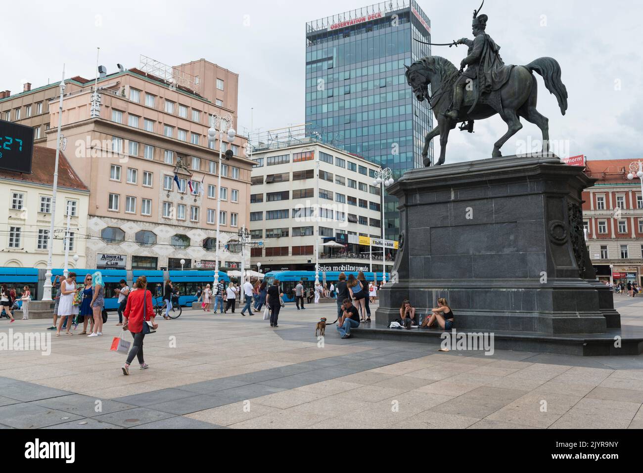 Estatua de Ban Jelacic en la plaza Ban Jelacic en Zagreb, Croacia, Europa. Foto de stock