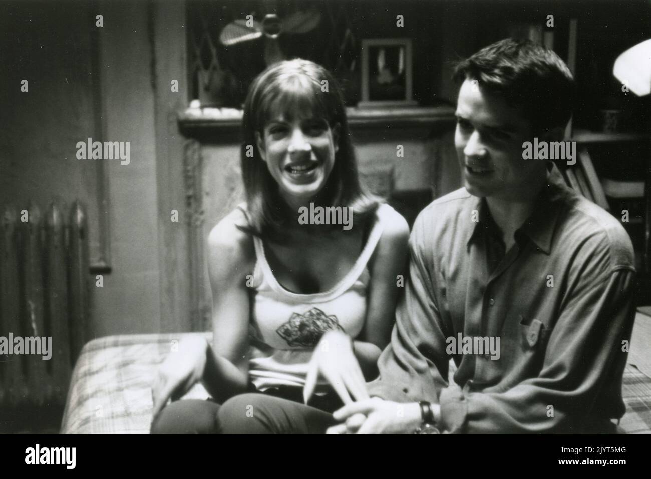La actriz Tori Spelling y el actor Christian Campbell en la película Trick, USA 1999 Foto de stock
