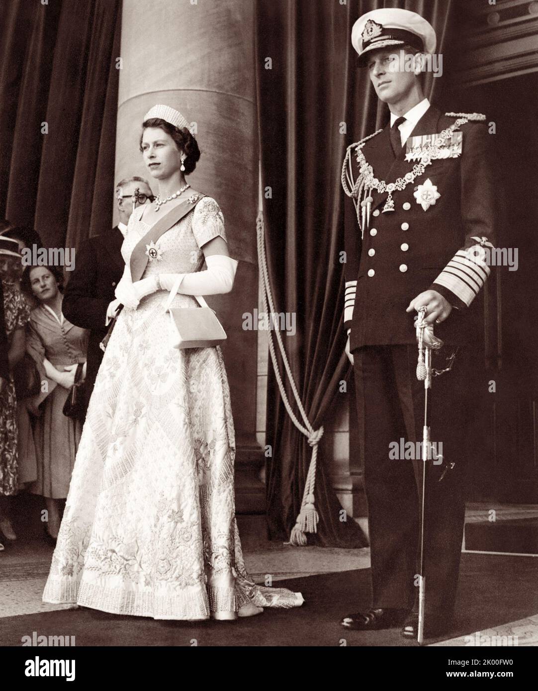 La Reina Isabel II y el Príncipe Felipe, Duque de Edimburgo, en Nueva Gales del Sur durante la Real Tour de la Reina del 1954 de febrero en Australia. Foto de stock