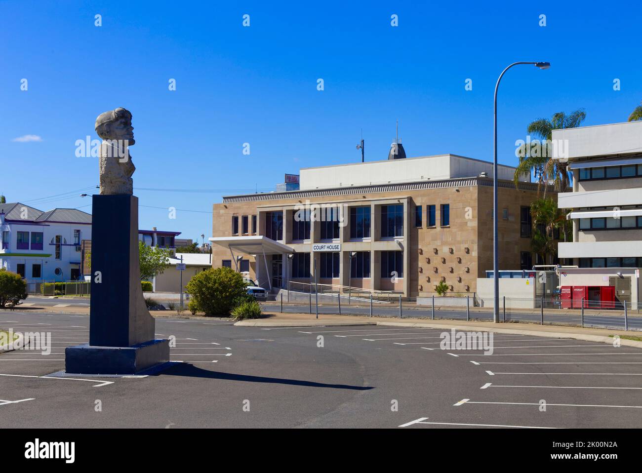 Bert Hinkler Memorial y Court House en Quay Street Bundaberg Queensland, Australia. Foto de stock
