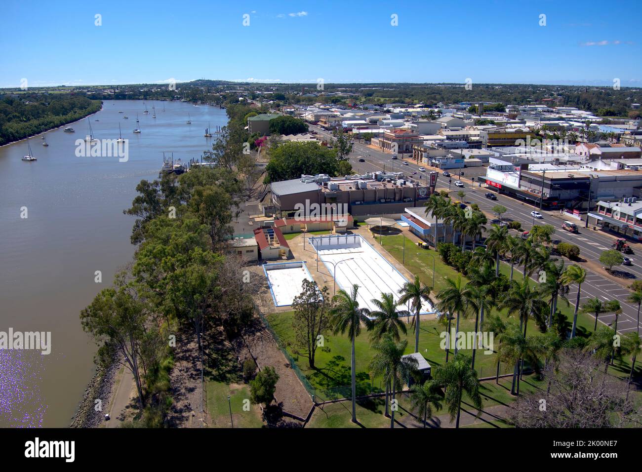 Vista aérea de la piscina ANZAC Memorial en Quay Street Bundaberg Queensland Australia justo antes de la demolición Foto de stock