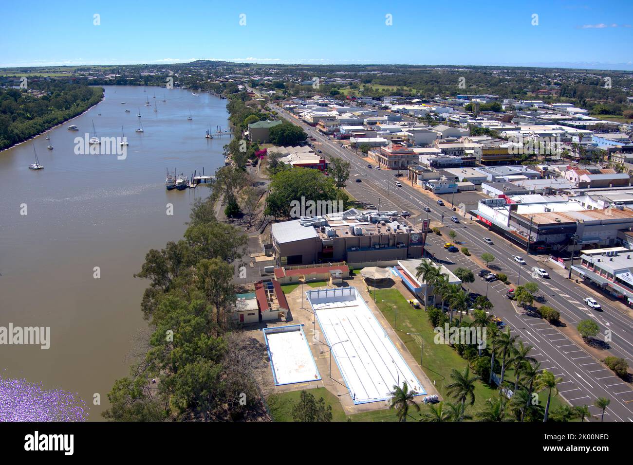 Vista aérea de la piscina ANZAC Memorial en Quay Street Bundaberg Queensland Australia justo antes de la demolición Foto de stock