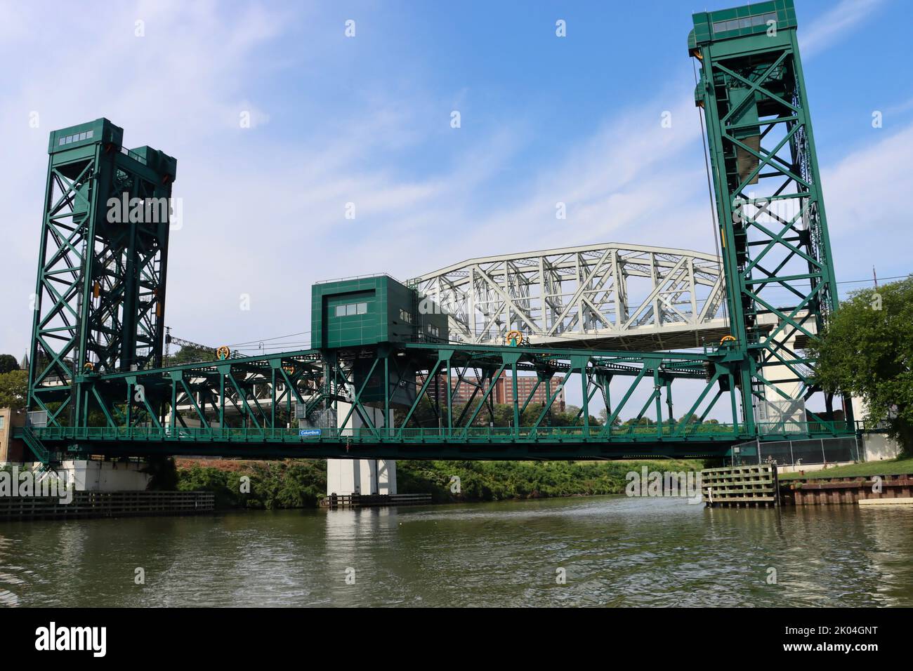 Puente de elevación de Columbus Road sobre el río Cuyahoga en Cleveland, Ohio. Uno de los 330 puentes de Clevelands. Foto de stock