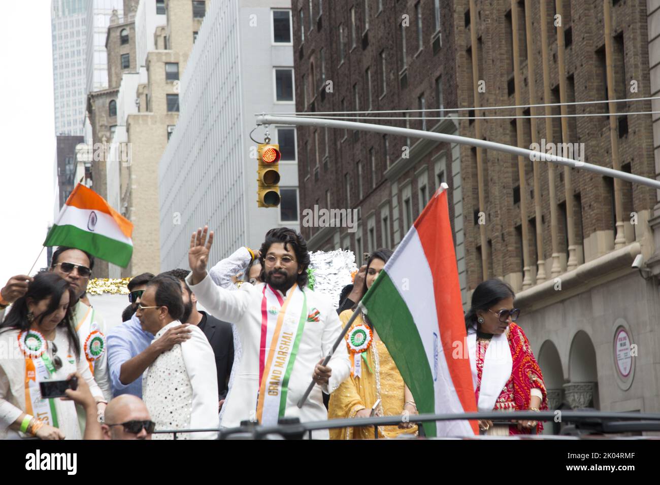 Allu Arjun, estrella de icono y héroe de Tollywood, fue el Gran Mariscal en el desfile del Día de la India que se celebró el domingo 21 de agosto en la ciudad de Nueva York. El desfile también marca el 75th aniversario de la Independencia de la India este año 2022 5th aniversario Desfile del Día de la Independencia de la India en Madison Avenue en la ciudad de Nueva York. Foto de stock