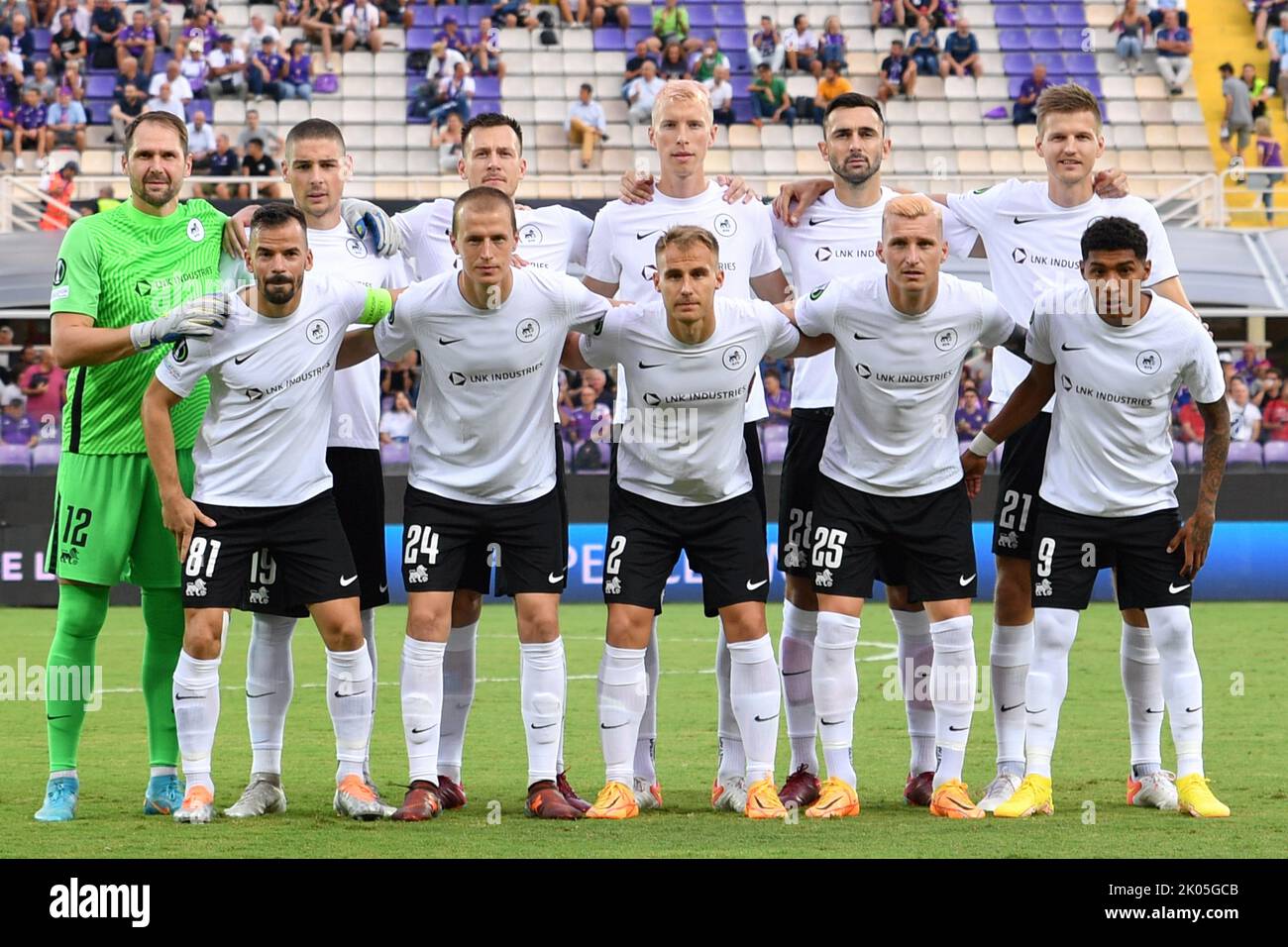 Alineación de FK RFS durante el partido de fútbol de la Liga de Conferencias de la UEFA ACF Alineación de FK RFS durante el partido de fútbol de la Liga de Conferencias de la UEFA ACF