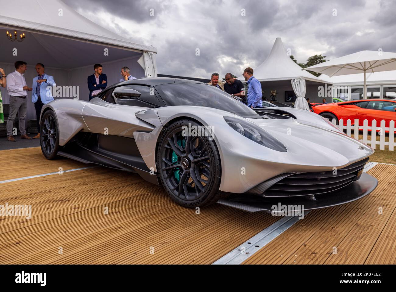 Aston Martin Valkyrie, en exhibición en el Salón Privé Concours d’Elégance motor show celebrado en Blenheim Palace el 4th de septiembre de 2022 Foto de stock