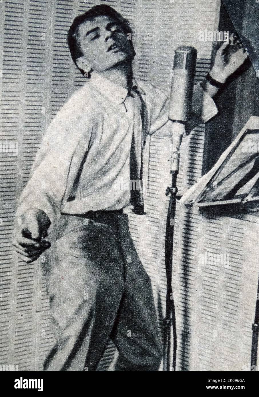 Fe de Adán. Terence Nelhams Wright (23 de junio de 1940 - 8 de marzo de 2003), conocido como Adam Faith, fue un ídolo, cantante, actor y periodista financiero inglés. Fue uno de los actos más destacados de la década de 1960s. Foto de stock