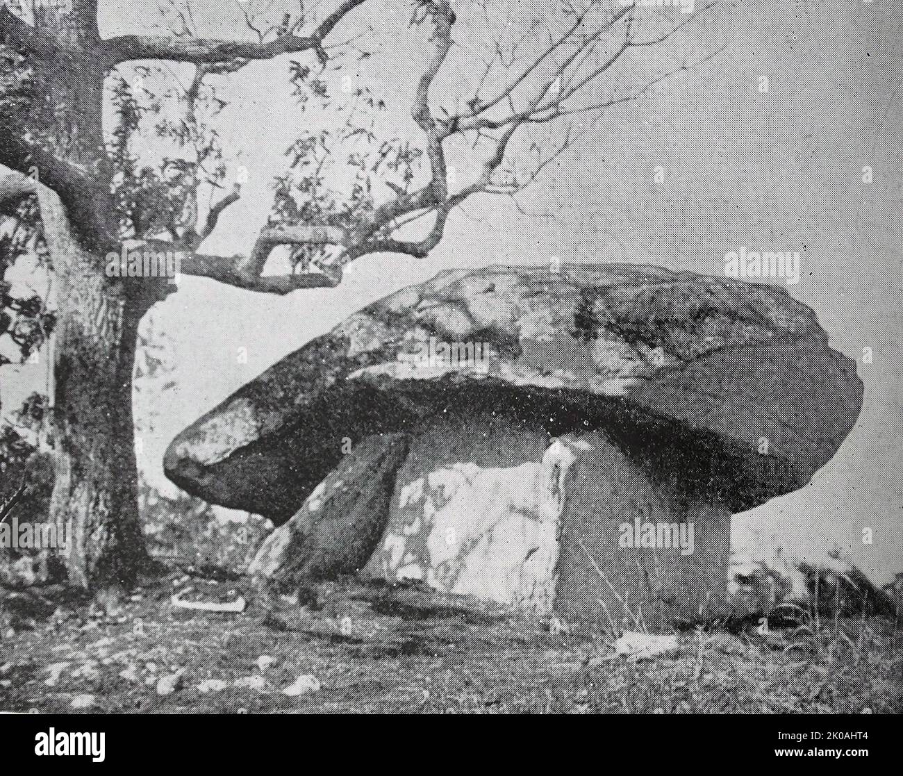 Situado en Sinchon-gun, Hwanghae-do, Corea. Enormes monumentos de piedra, temidos como místicos. Edad de Piedra y Edad Temprana de Hierro Foto de stock