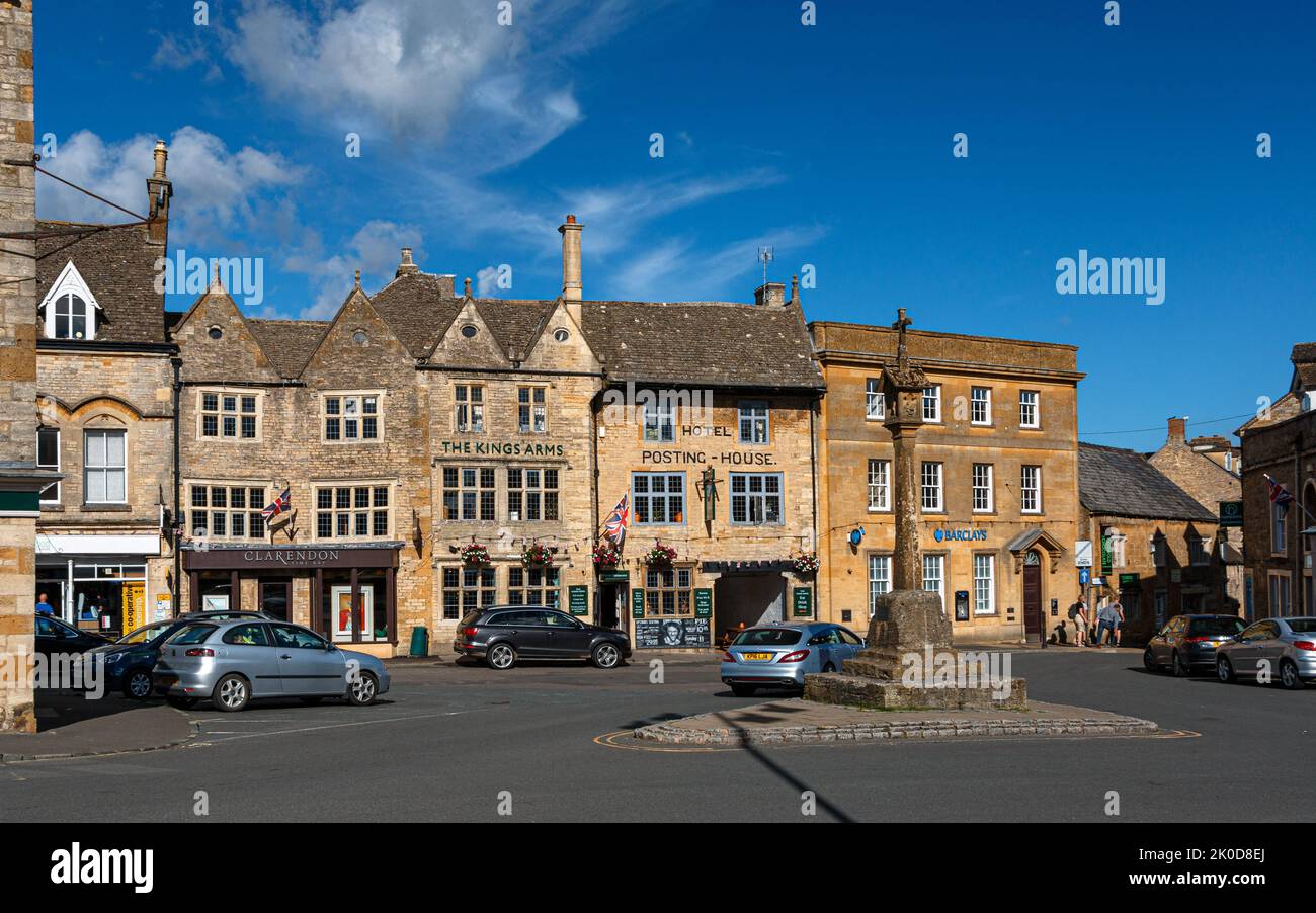 Market Square y Market Cross en Stow-on-the-Wold, Reino Unido Foto de stock