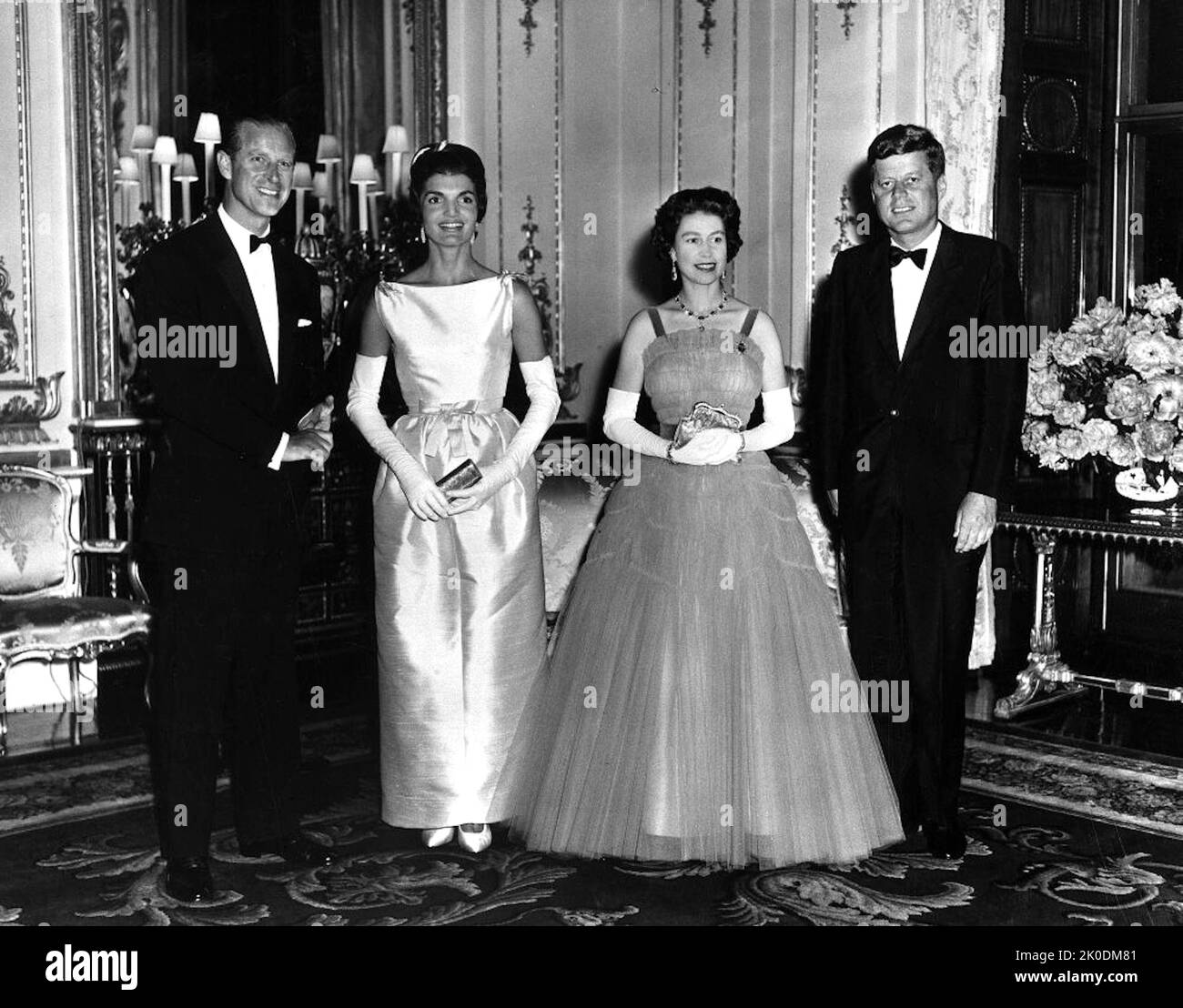 PX 96-33:17 05 Junio de 1961 La Reina Isabel y el Príncipe Felipe del Palacio de Buckingham organizan la cena de la Reina para el Presidente y la Sra. Kennedy. Departamento de EE.UU. O Foto de stock