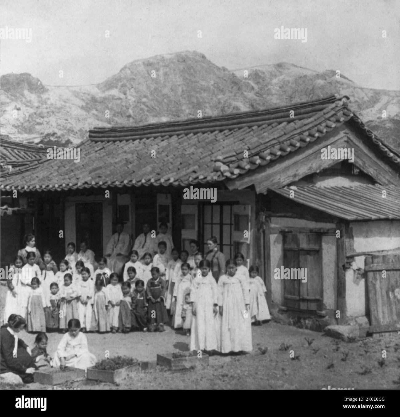 Escuela misionera cristiana americana en la era Joseon, Corea, 1890. Foto de stock
