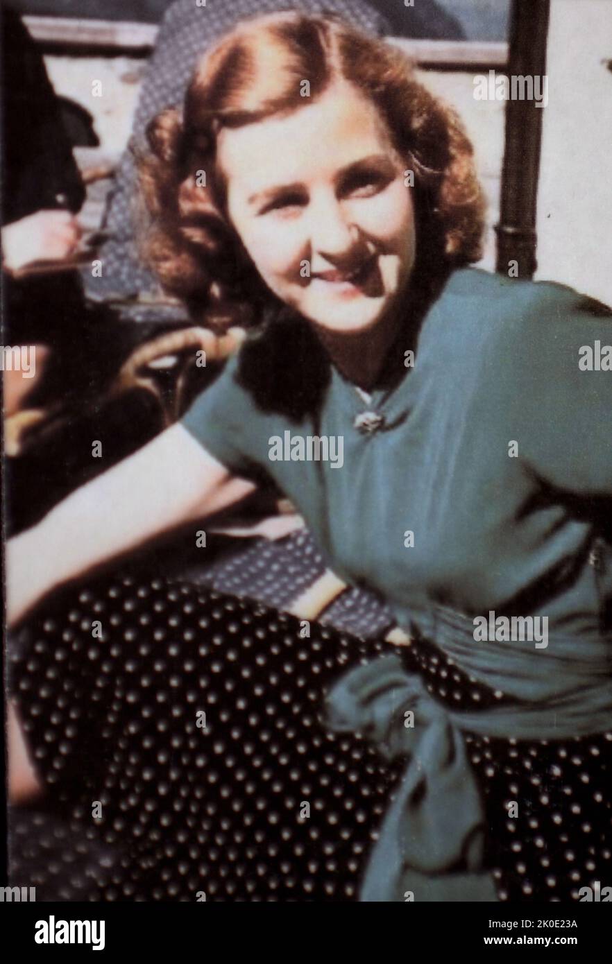 EVA Braun (1912 - 30 de abril de 1945) fue una alemana que fue durante mucho tiempo compañera y más tarde esposa de Adolf Hitler. En 1936, formaba parte de su casa en el Berghof, cerca de Berchtesgaden. Ella era una figura clave dentro del círculo social interno de Hitler. Foto de stock