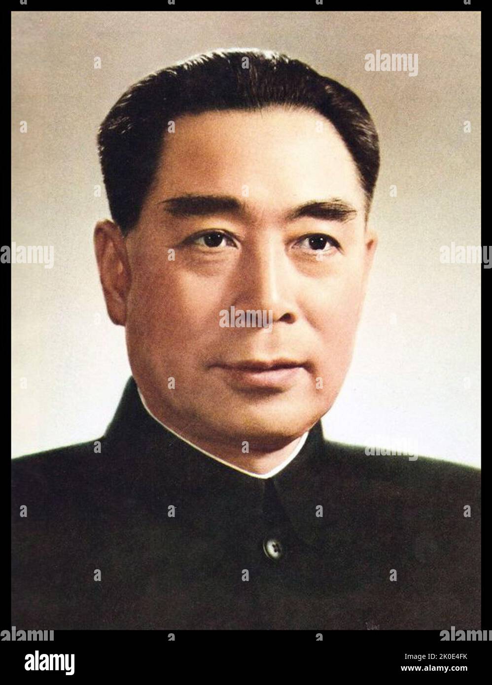 Zhou Enlai (1898 - 1976), Primer Primer Ministro de la República Popular China. Desde octubre de 1949 hasta su muerte en enero de 1976, Zhou fue el jefe de gobierno de China. Zhou sirvió bajo el presidente Mao Zedong y ayudó al Partido Comunista a subir al poder. Foto de stock