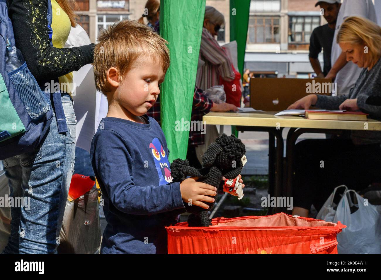 Juguetes de segunda mano fotograf as e im genes de alta resoluci n
