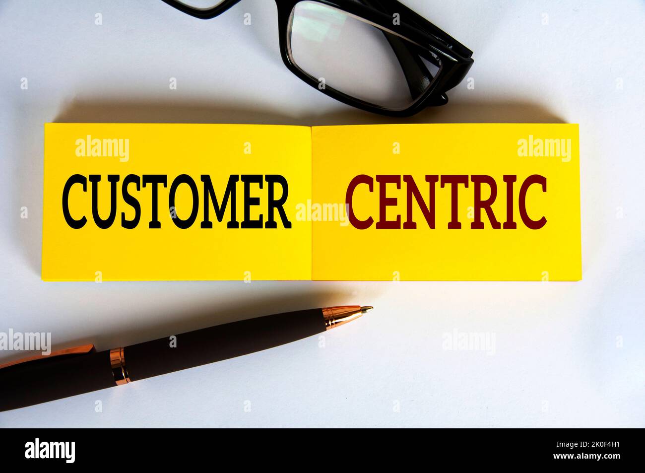Concepto de negocio centrado en el cliente. El concepto de consumidor primero. Foto de stock