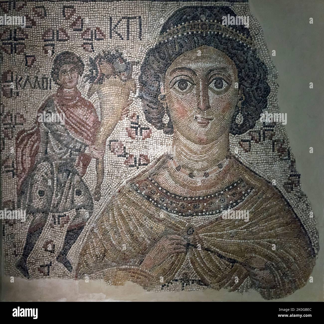 Fragmento de mosaico bizantino con personificación de Ktisis en el Metropolitan Museum of Art (Met) en Manhattan, Nueva York, EE.UU Foto de stock