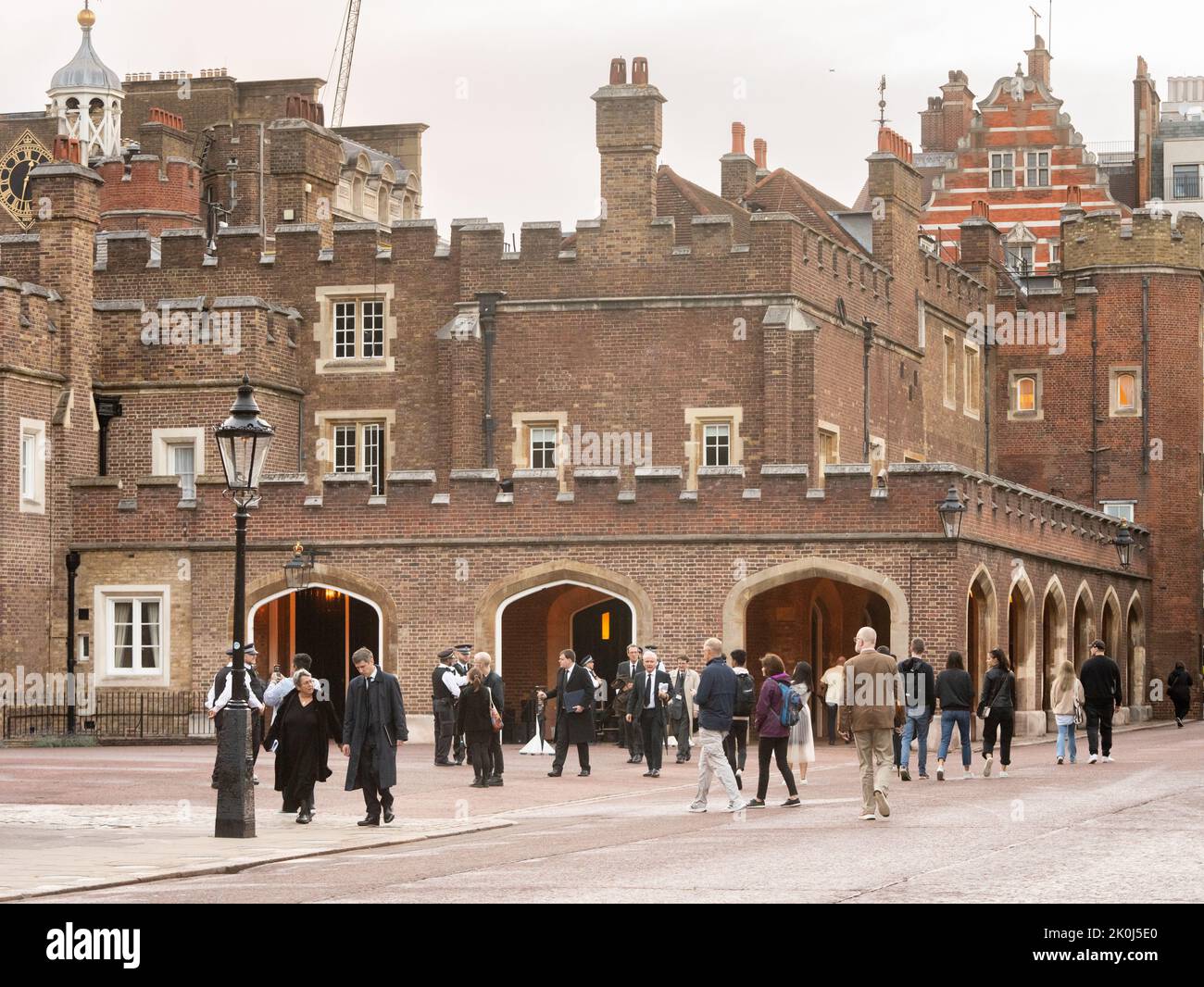 El Palacio de St James es el palacio real más antiguo del Reino Unido. Es la corte real del monarca y se encuentra en la ciudad de Westminster. Foto de stock