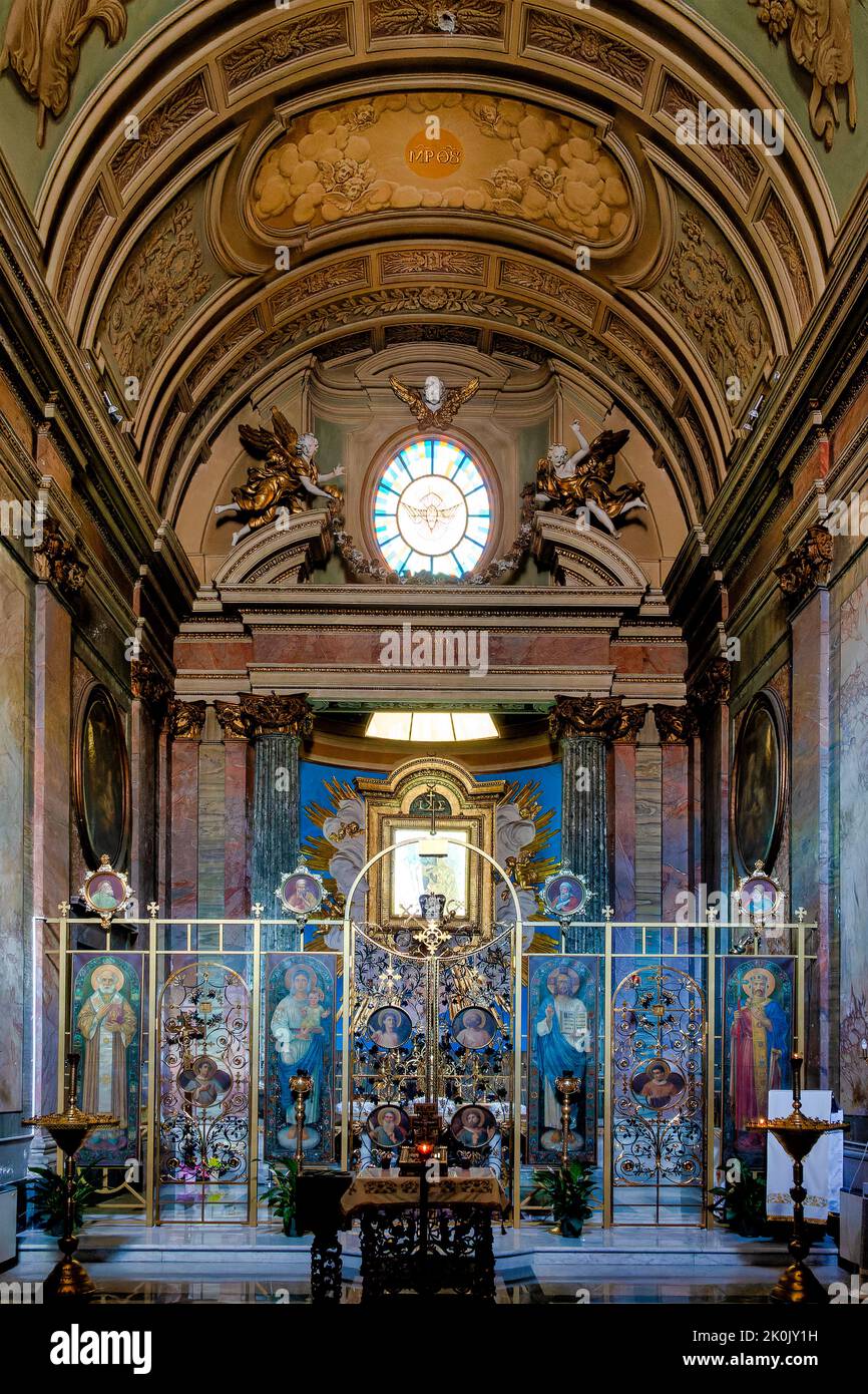 Interior de la Iglesia del Santi Sergio e Bacco degli Ucraini, Roma Italia Foto de stock