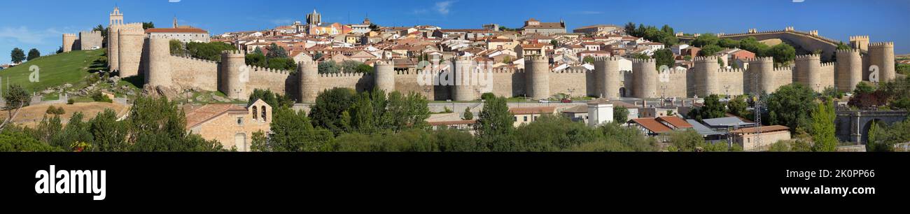 Panorama de las murallas de Ávila, España. Foto de stock