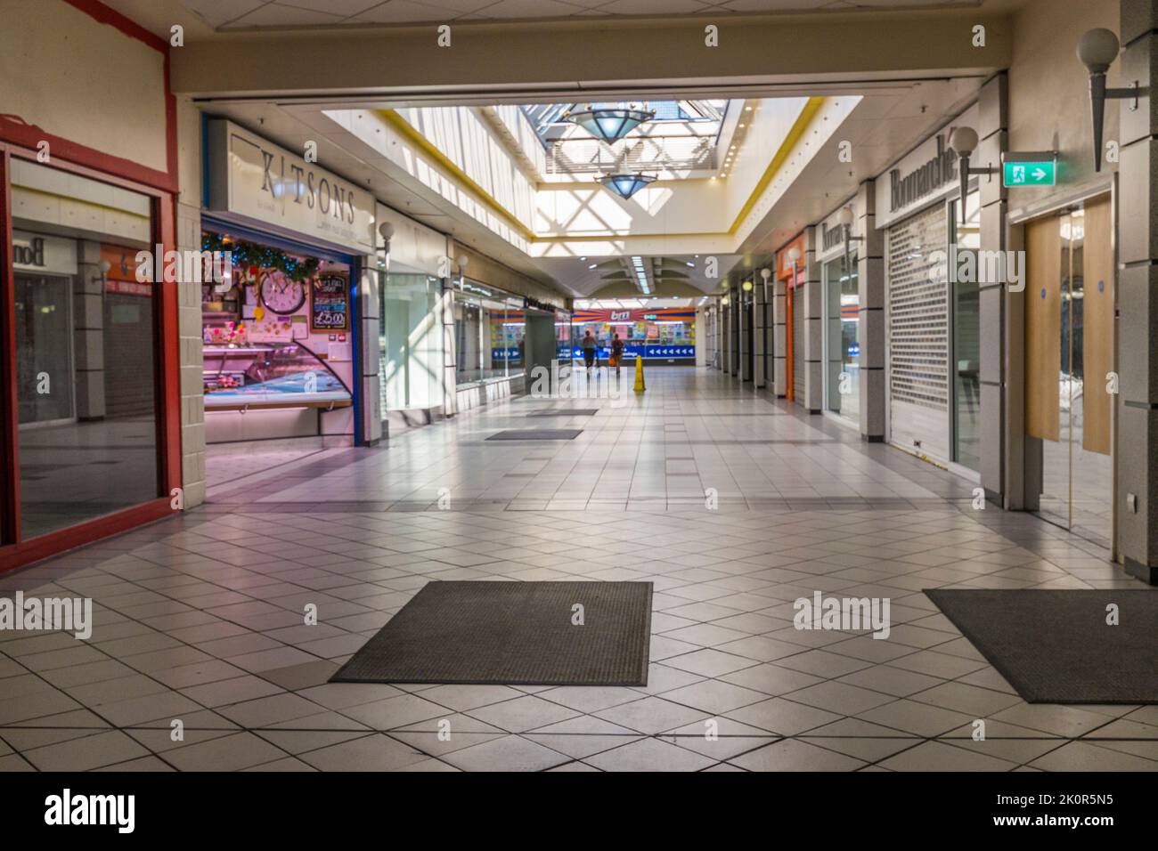 Stockton on Tees, UK.13th Septiembre 2022. El prácticamente desierto Castlegate Centre ya que la mayoría de las tiendas han cerrado antes de la demolición del edificio para el nuevo desarrollo Riverside. David Dixon / Alamy Foto de stock