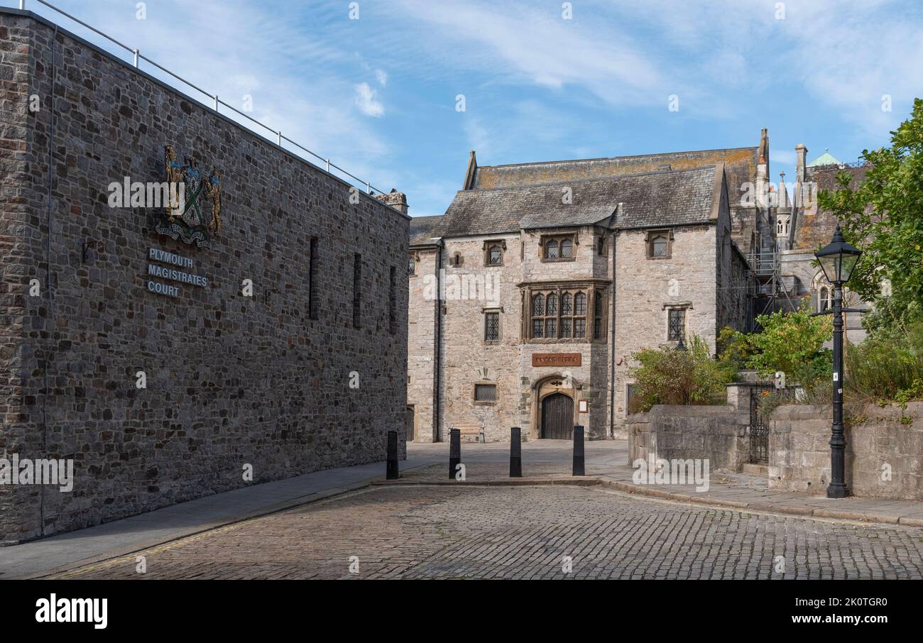 Plymouth, Devon, Inglaterra, Reino Unido. 2022. Casa de comerciantes del siglo 15th construida en 1458. El histórico Prysten House es un edificio catalogado de grado 1 en Plymouth City ce Foto de stock