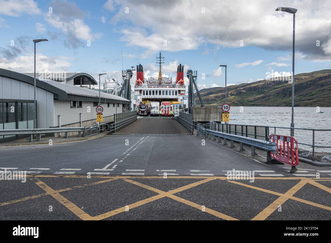 Loch Seaforth. El ferry entre Ullapool y Stornoway corre por Caledonian
