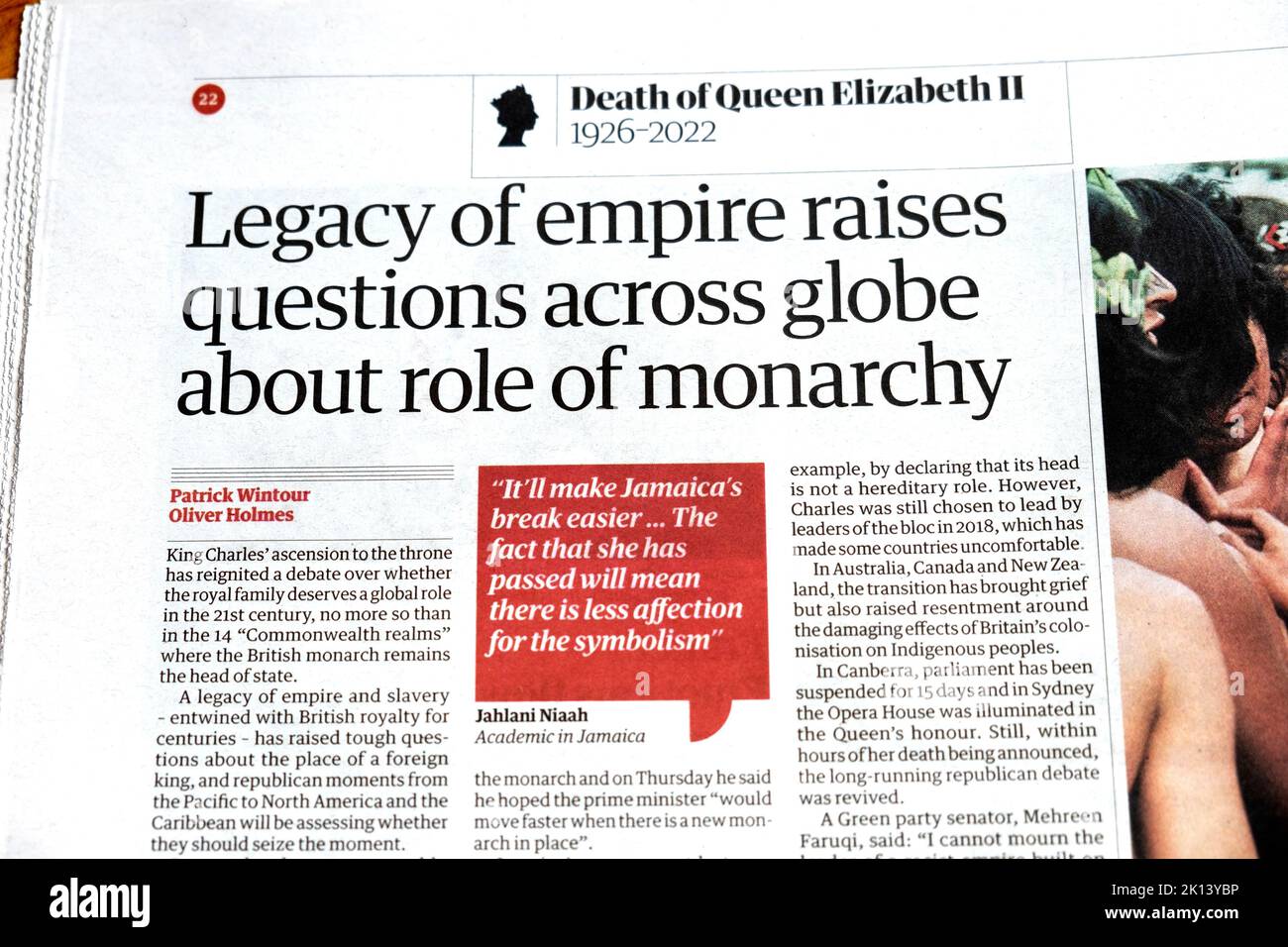 'El legado del imperio plantea preguntas en todo el mundo sobre el papel de la monarquía' Muerte del periódico Queen Elizabeth II Guardian 10 Septiembre Londres Reino Unido Foto de stock
