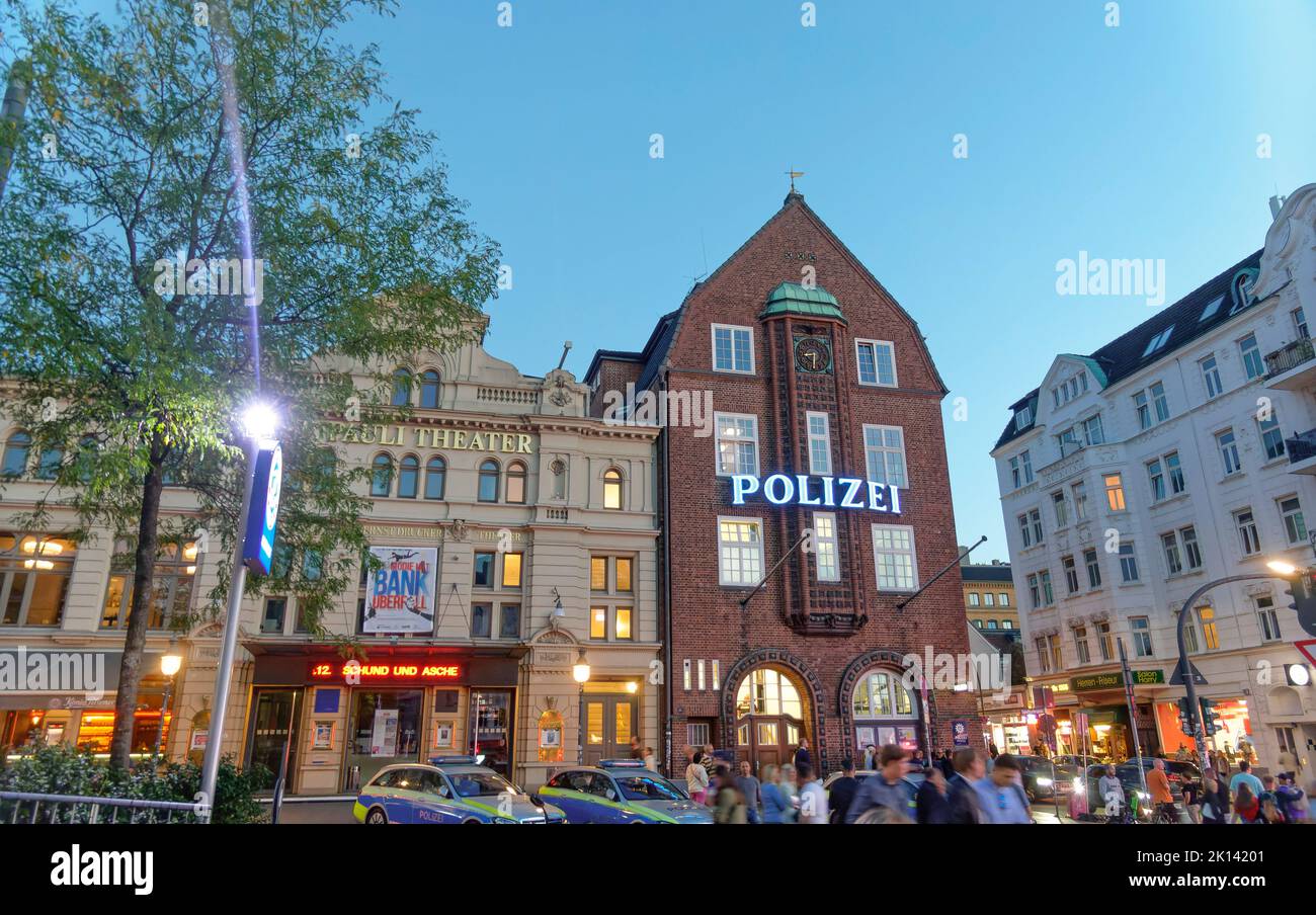 St. Pauli Theater und Davidwache en Hamburgo, Alemania Foto de stock