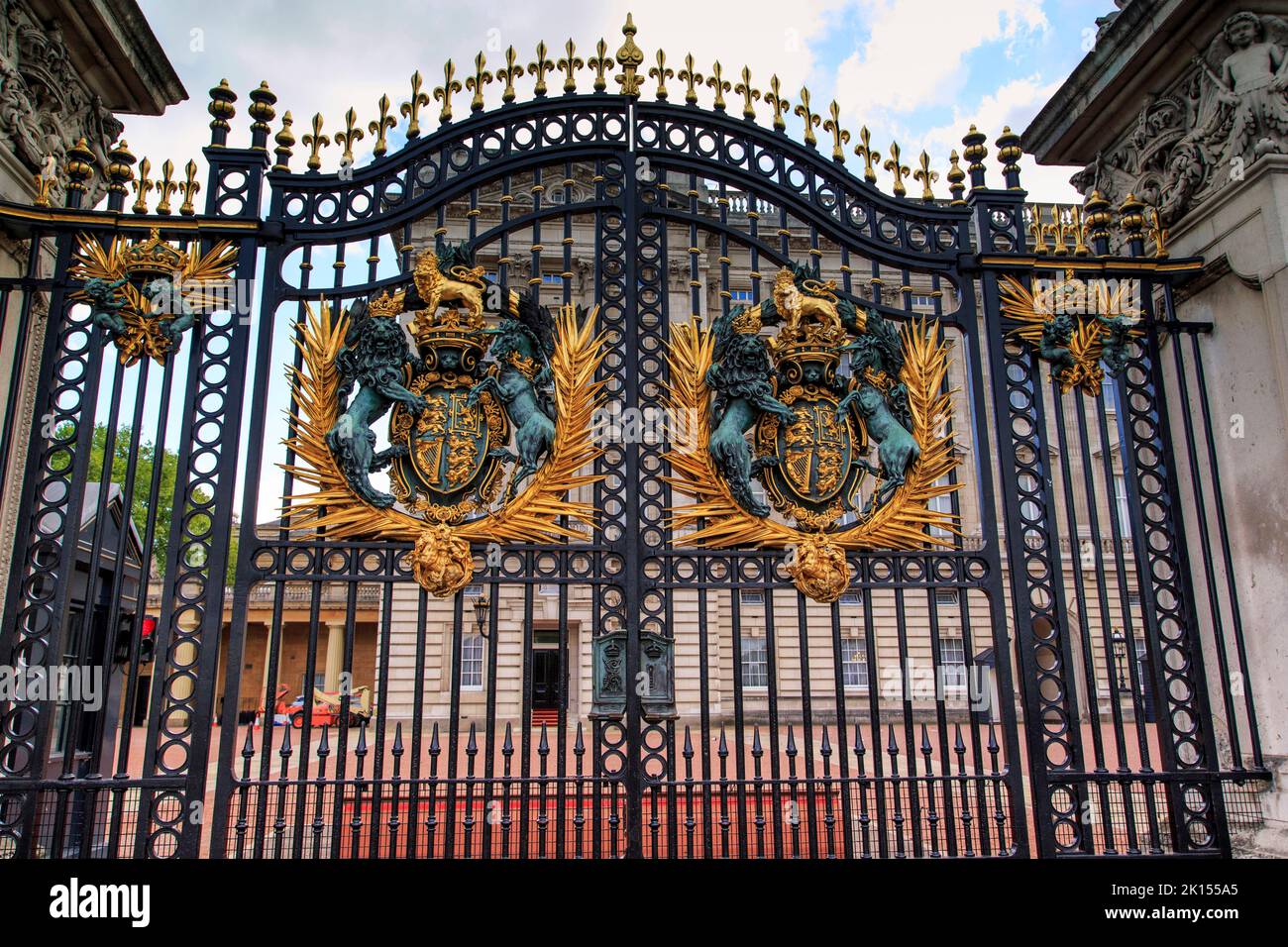 Escudo de armas dorado fotografías e imágenes de alta resolución