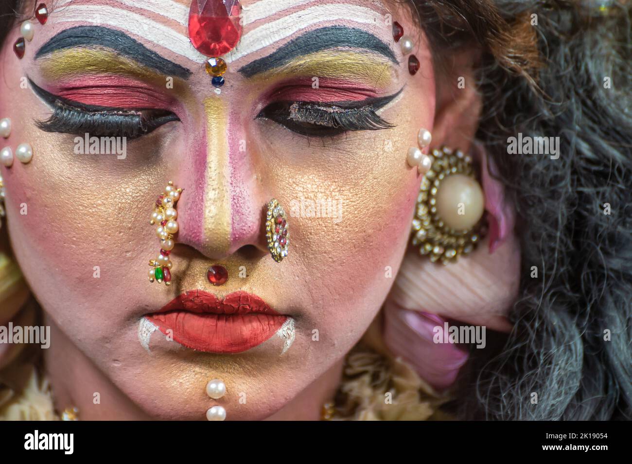 Maquillaje de diosa fotografías e imágenes de alta resolución - Alamy