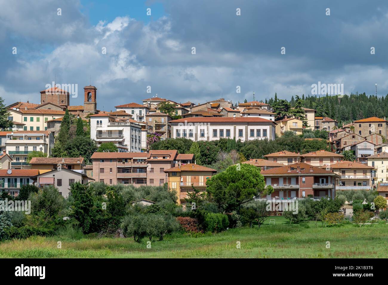 Vista panorámica del centro histórico de Tuoro sul Trasimeno, Perugia, Italia Foto de stock