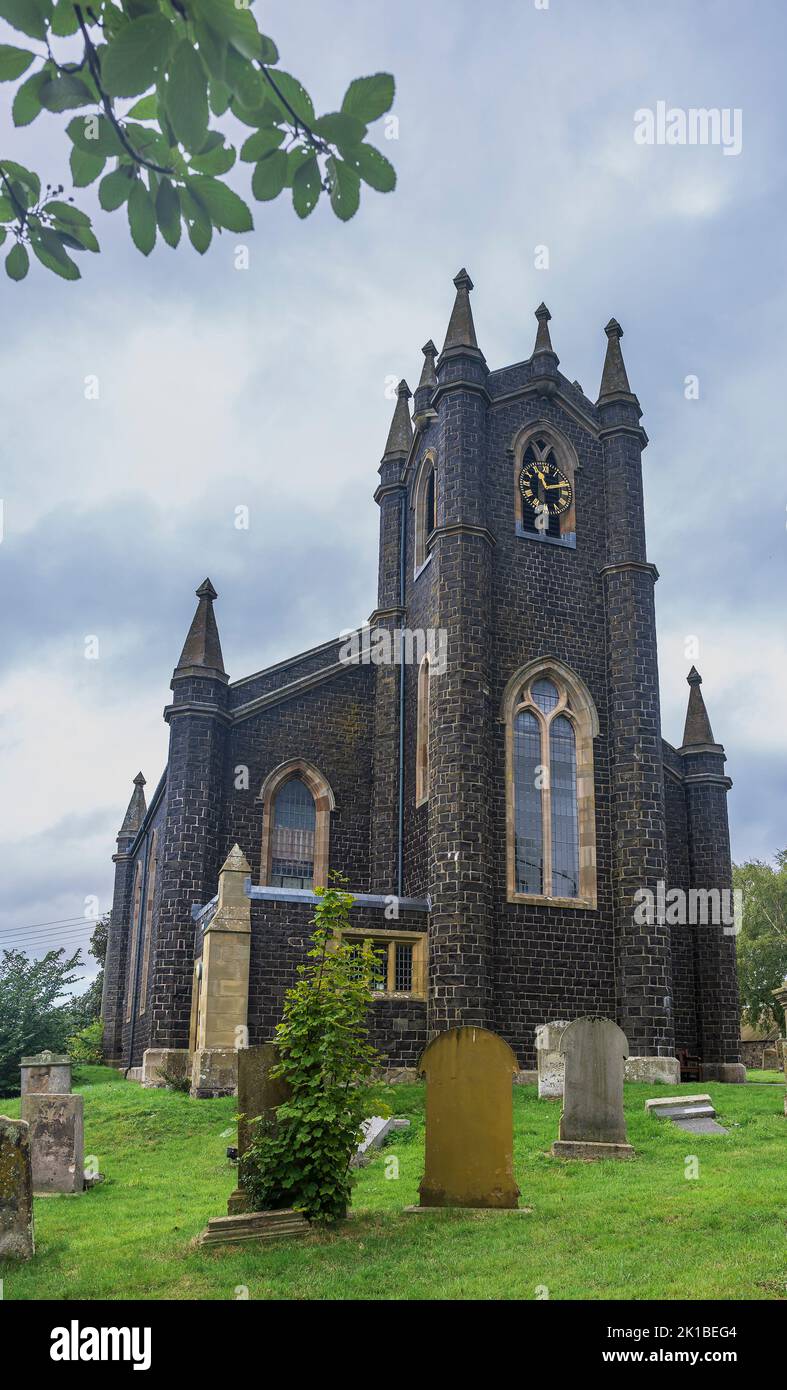 KIRK Yeholm, Scottish Borders, Reino Unido - La iglesia del pueblo o Kirk en el pueblo Foto de stock