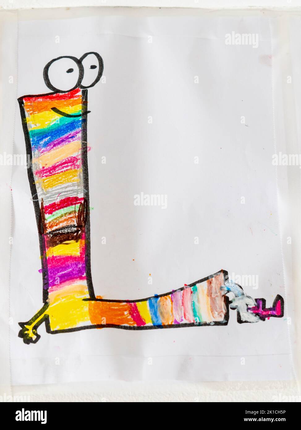 L carta, carta de diseño infantil coloreada, Mallorca, Islas Baleares, España Foto de stock